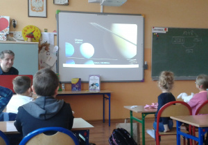 Pan Dominiak prezentuje kosmos